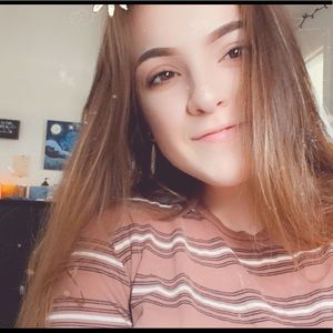 Meet your Posher, Caitlyn